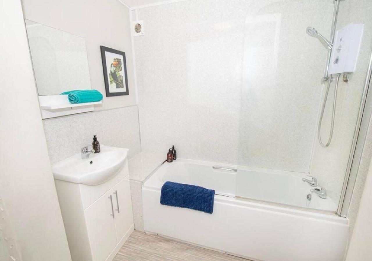 Cormorant - Beautiful 2 Bed Apartment With Sea Views Old Town Scarborough Exterior photo